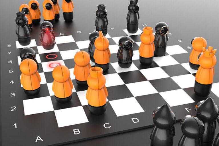Este Tablero De Ajedrez Utiliza Proyectores Visuales Para Ayudarle A Aprender El Juego Y A Crear Estrategias