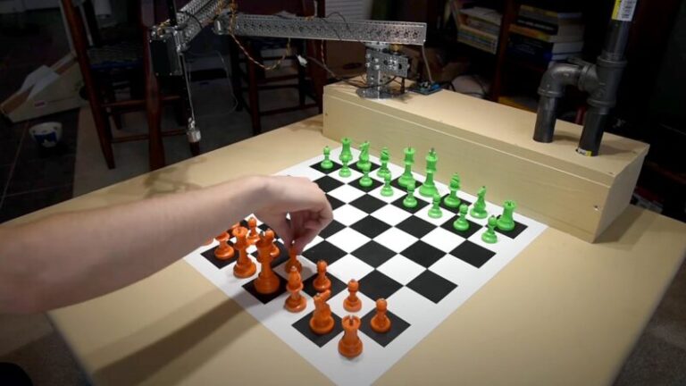 Mira este Robot Raspberry Pi que Juega al Ajedrez