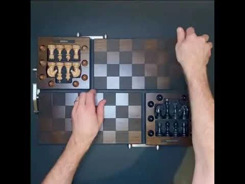 Miniatura del video: Este Tablero De Ingeniería De Origami Se Despliega De La Forma Más Extraña Y Satisfactoria