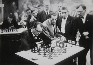 ¿Es Cierto que Alekhine Perdió su Título de Campeón por…