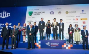 Magnus Carlsen y Bibisara Assaubayeva ganan el Campeonato del Mundo…