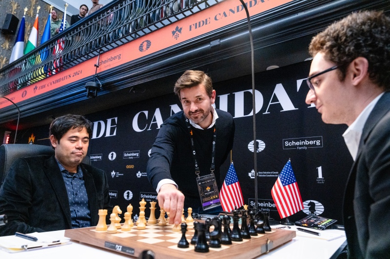 Candidatos FIDE: La carrera por el primer puesto está abierta al comenzar la segunda mitad