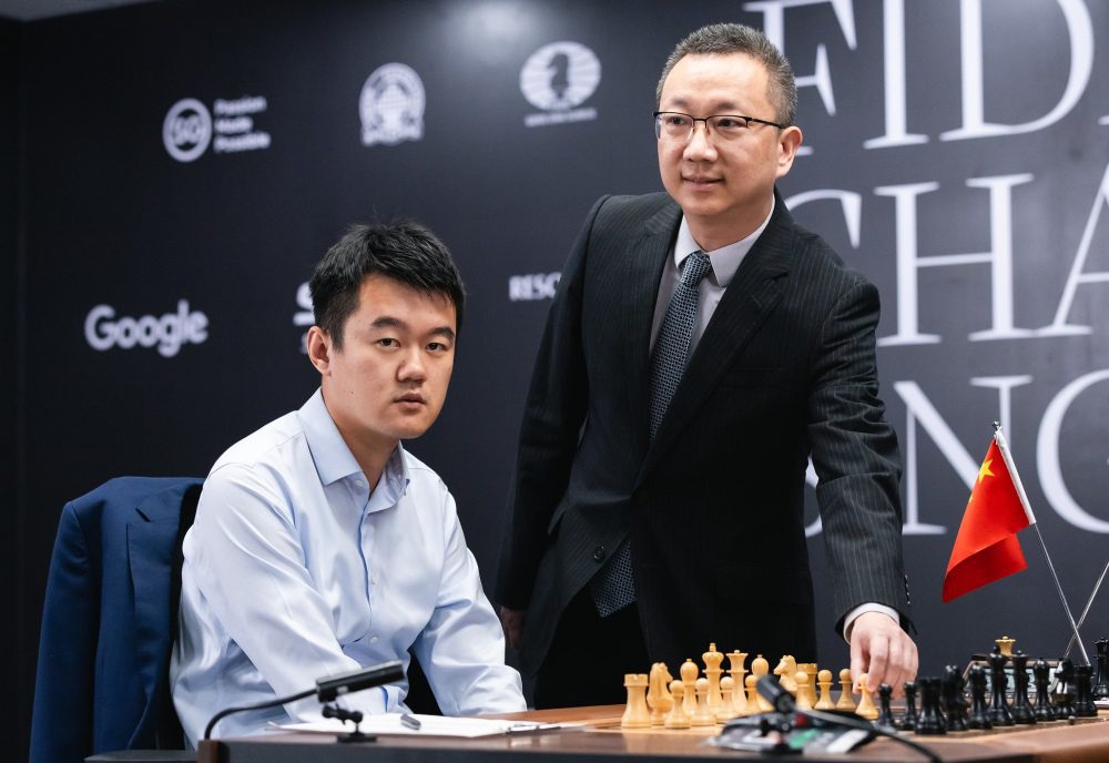 Ding Liren derrota a Gukesh D y empata el partido 2 Ding Liren derrota a Gukesh D y empata el partido