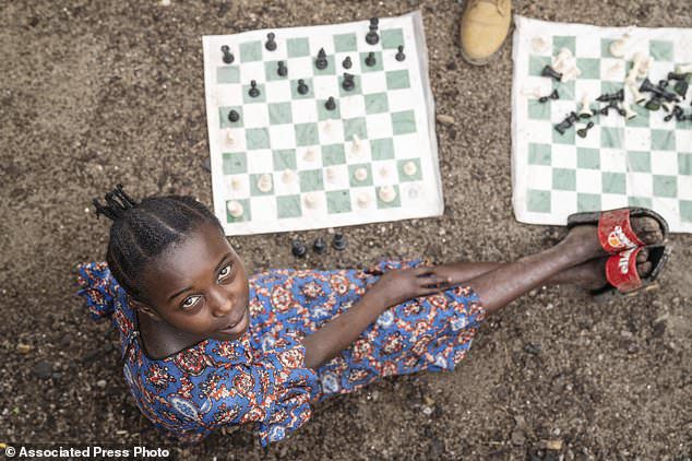 Un club de ajedrez para niños prospera en un campo de refugiados del Congo. Es algo más que un juego 17 Un club de ajedrez para niños prospera en un campo de refugiados del Congo. Es algo más que un juego