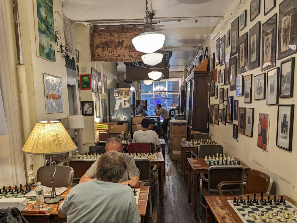 El ajedrez en Nueva York: Un recorrido por parques, clubes e historia 5 El ajedrez en Nueva York: Un recorrido por parques, clubes e historia