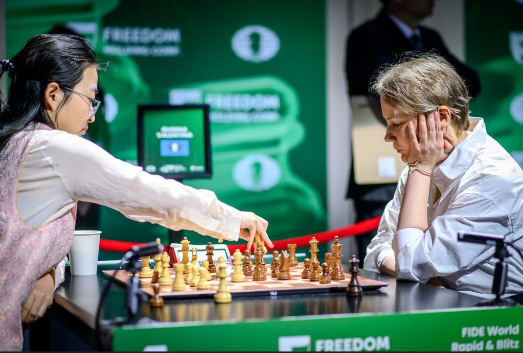 Carlsen y Nepomniachtchi comparten oro; Ju Wenjun triunfa en el Blitz femenino 6 Carlsen y Nepomniachtchi comparten oro; Ju Wenjun triunfa en el Blitz femenino
