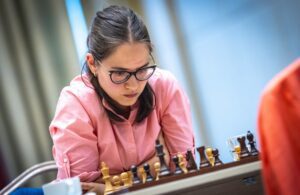 Alina Kashlinskaya y Bibisara Assaubayeva Empatan en el Liderato en Tbilisi