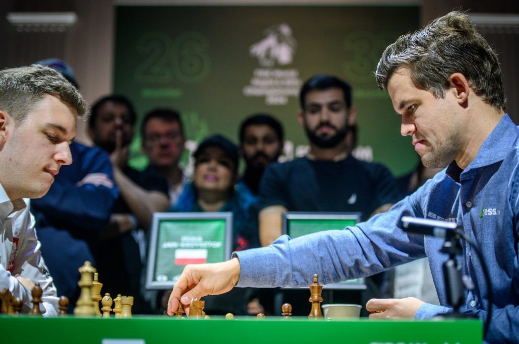 Carlsen y Nepomniachtchi comparten oro; Ju Wenjun triunfa en el Blitz femenino 3 Carlsen y Nepomniachtchi comparten oro; Ju Wenjun triunfa en el Blitz femenino