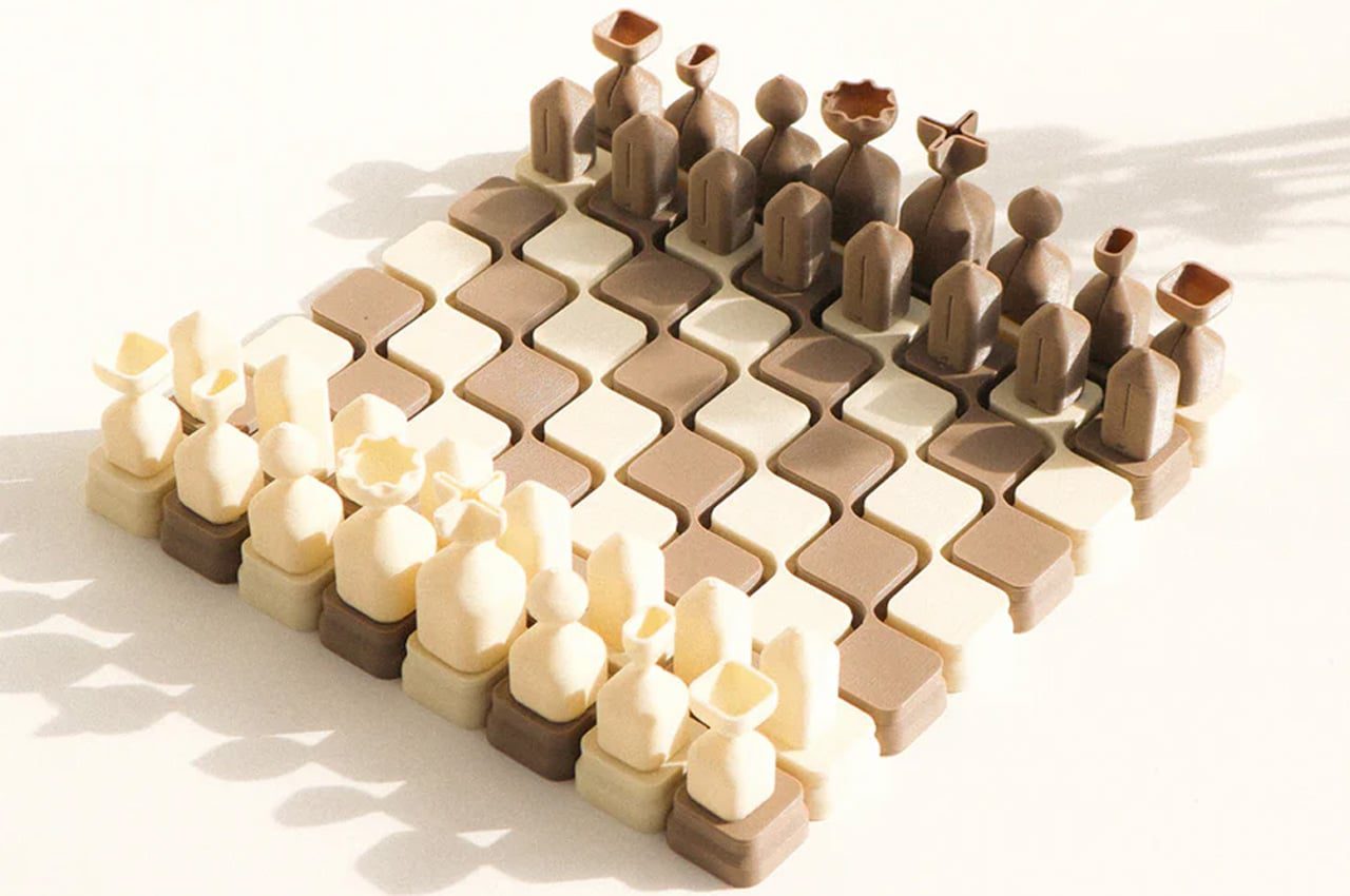 Juego de ajedrez impreso en 3D rinde homenaje a la invasión de Ucrania con un conmovedor diseño con temática de guerra 15 Juego de ajedrez impreso en 3D rinde homenaje a la invasión de Ucrania con un conmovedor diseño con temática de guerra