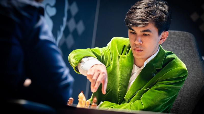 Sigue el tira y afloja por Carlsen: el noruego se lleva la corona del Freestyle 5 Sigue el tira y afloja por Carlsen: el noruego se lleva la corona del Freestyle