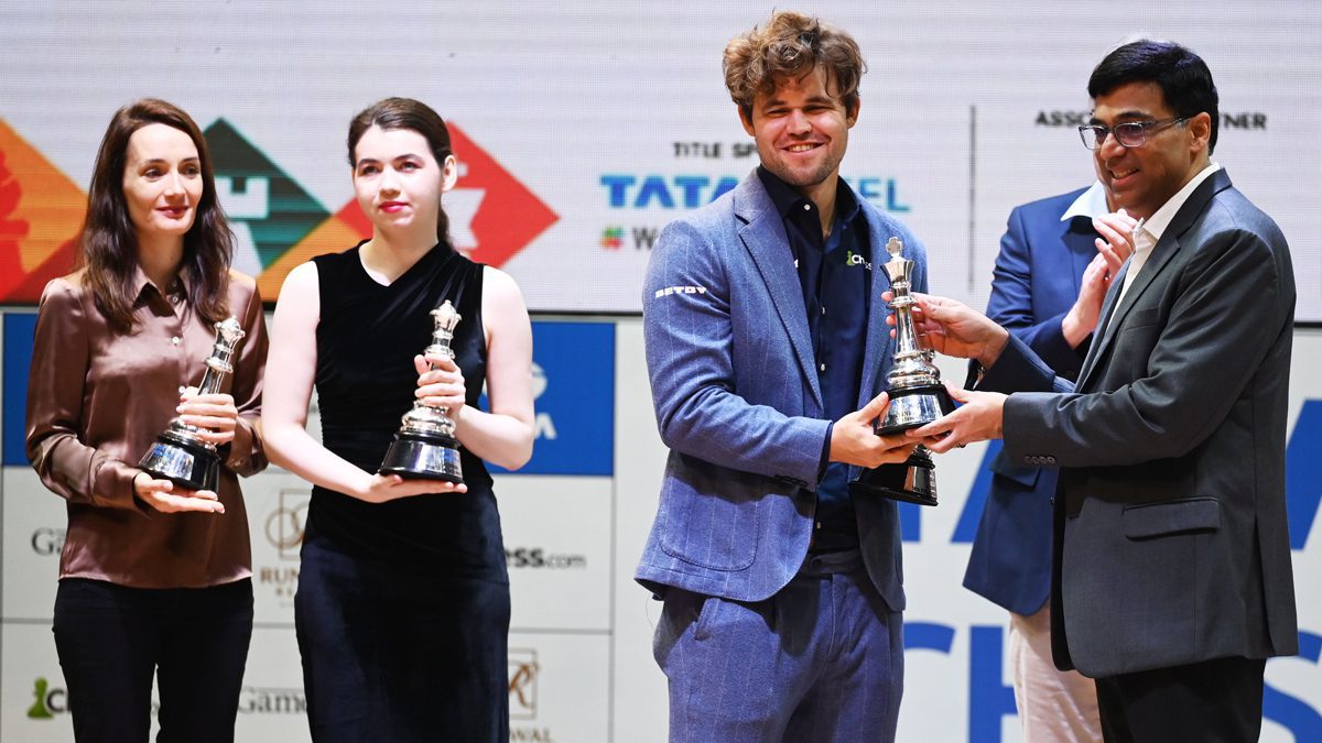 Magnus Carlsen gana el título de Tata Steel Chess Rapid y Blitz Tata Steel Chess India: Magnus Carlsen sigue su éxito en Rapid con el título de Blitz; Katerina Lagno campeona de Blitz en mujeres