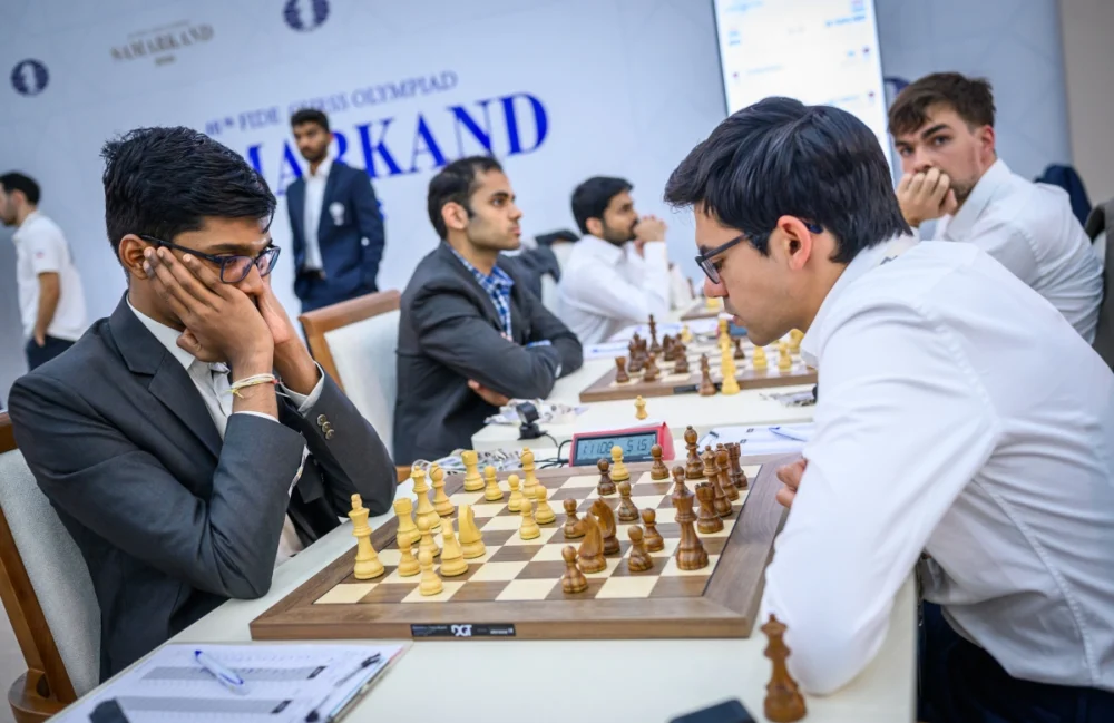 Jugadores de Ajedrez 70 Olympiad Day 5: Home teams thrive along the Silk Road
