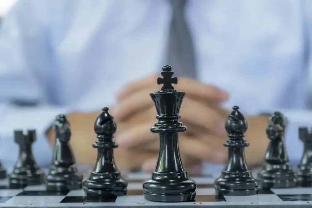 5 Problemas de Ajedrez para Principiantes: Táctica Esencial