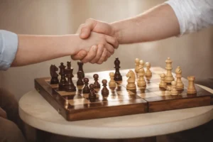 Defensa India de Dama acelerada: 5 ideas de juego eficaz