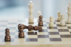 Trampa en la Defensa Grünfeld: 3 celadas de ataque eficaz