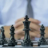 5 Problemas de Ajedrez para Principiantes: Táctica Esencial