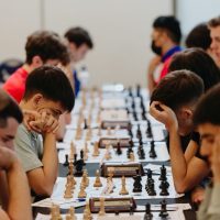 Imagen ilustrativa sobre el campeonato mundial de ajedrez amateur 2024 llega a la mitad en ajedrez