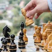 7 Combinaciones Históricas en Ajedrez: Táctica Legendaria
