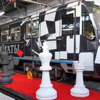 Imagen ilustrativa sobre el nuevo tren tem?tico de ajedrez del metro de moscú fotos en ajedrez