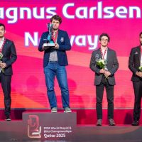 Ilustración de magnus carlsen y bibisara assaubayeva ganan los títulos mundiales de b ajedrez