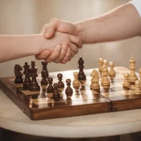 Defensa India de Dama acelerada: 5 ideas de juego eficaz