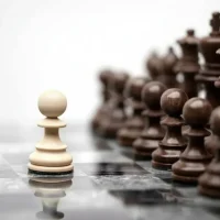 Jugar 1.e4 en Ajedrez: 7 Razones para Elegir Otra Apertura Eficaz